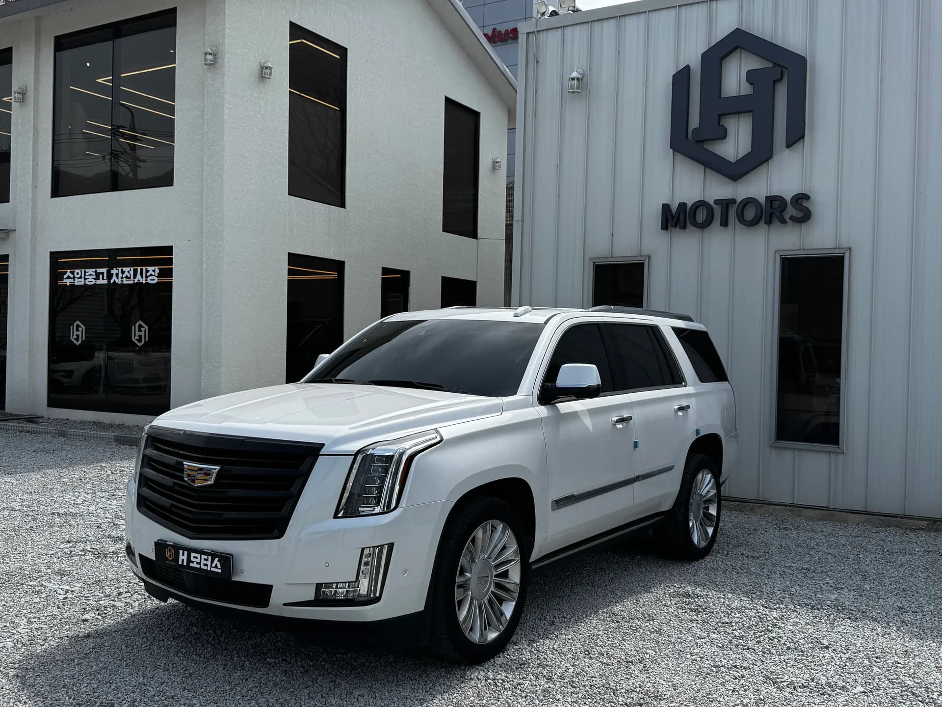 Cadillac Escalade Platinum 대표 사진