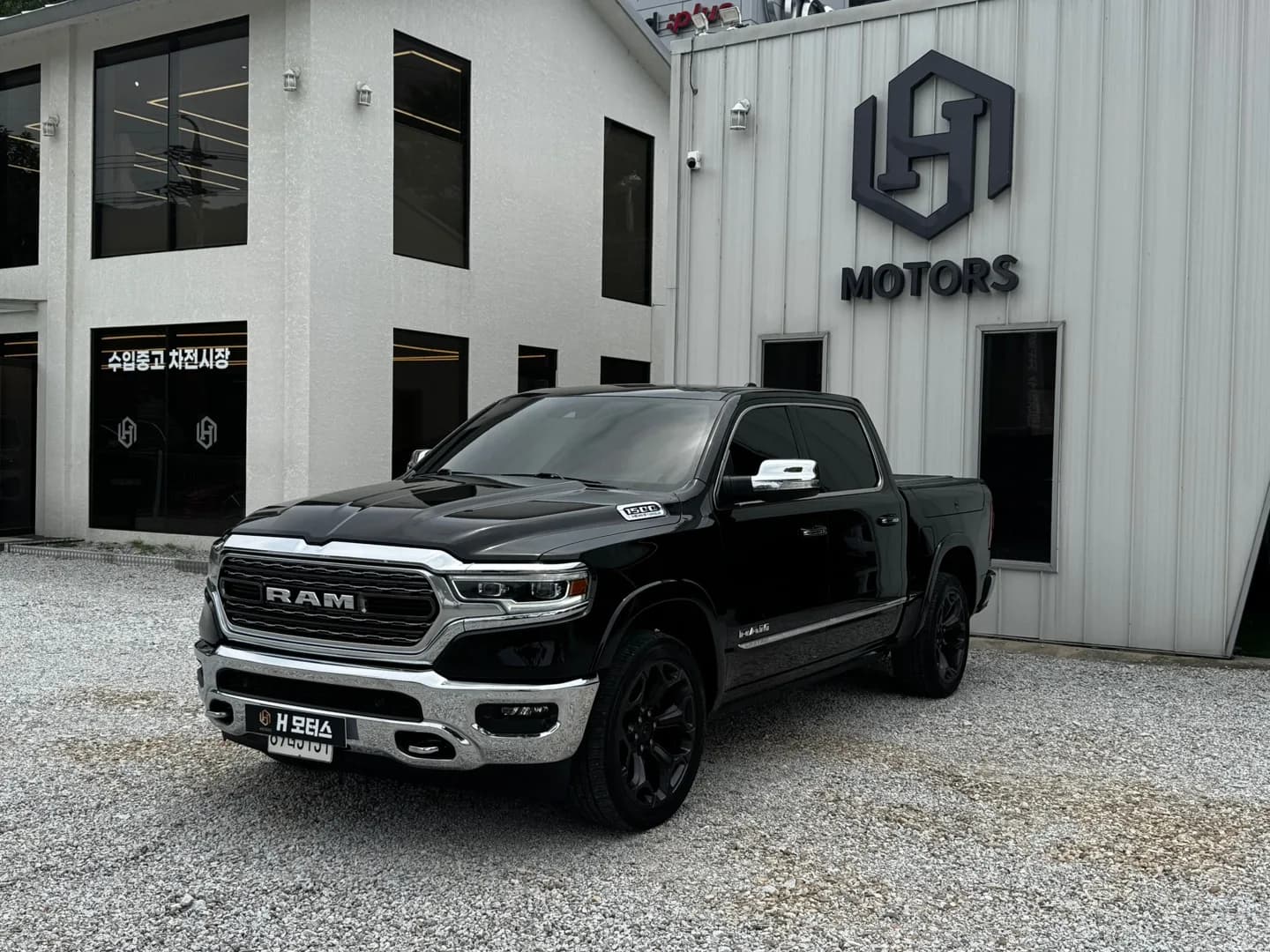 Dodge Ram Hemi E Torque 대표 사진