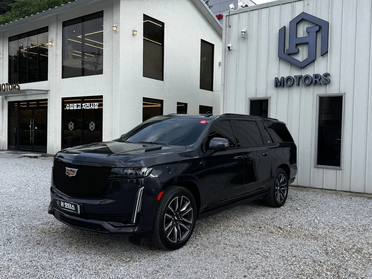 Cadillac Escalade Sport Platinum ESV 대표 사진